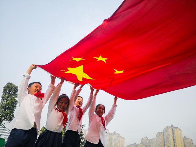 专家在线解答问题-三个人的友谊一定会有一个人是多余的吗?问答网